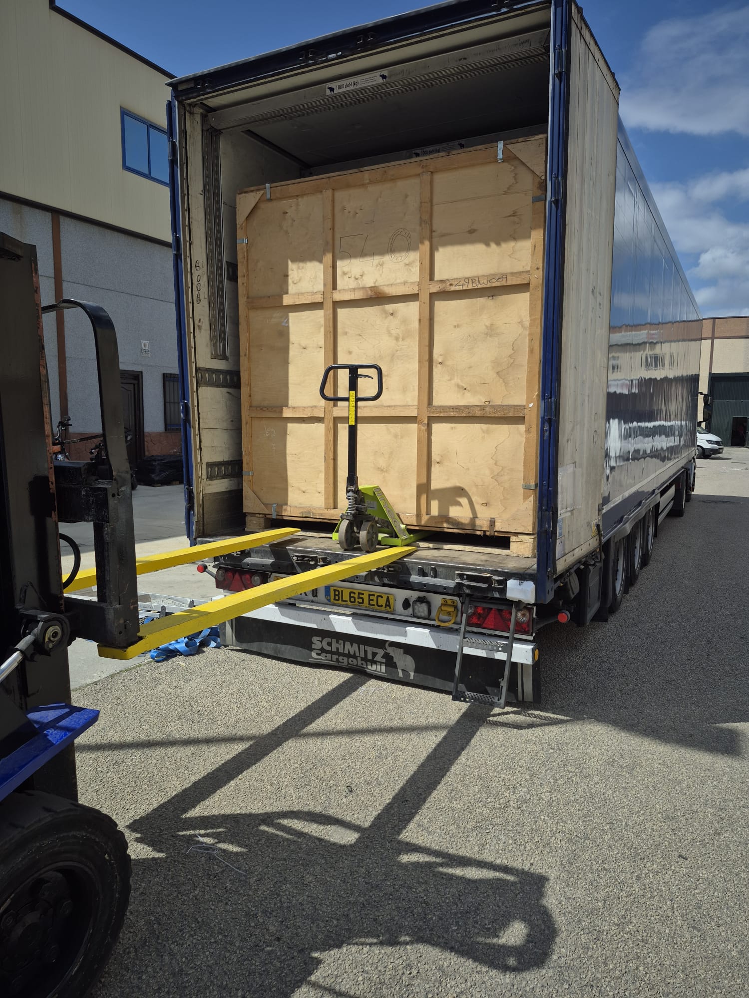 CLS Spain storage warehouse with packed customer goods